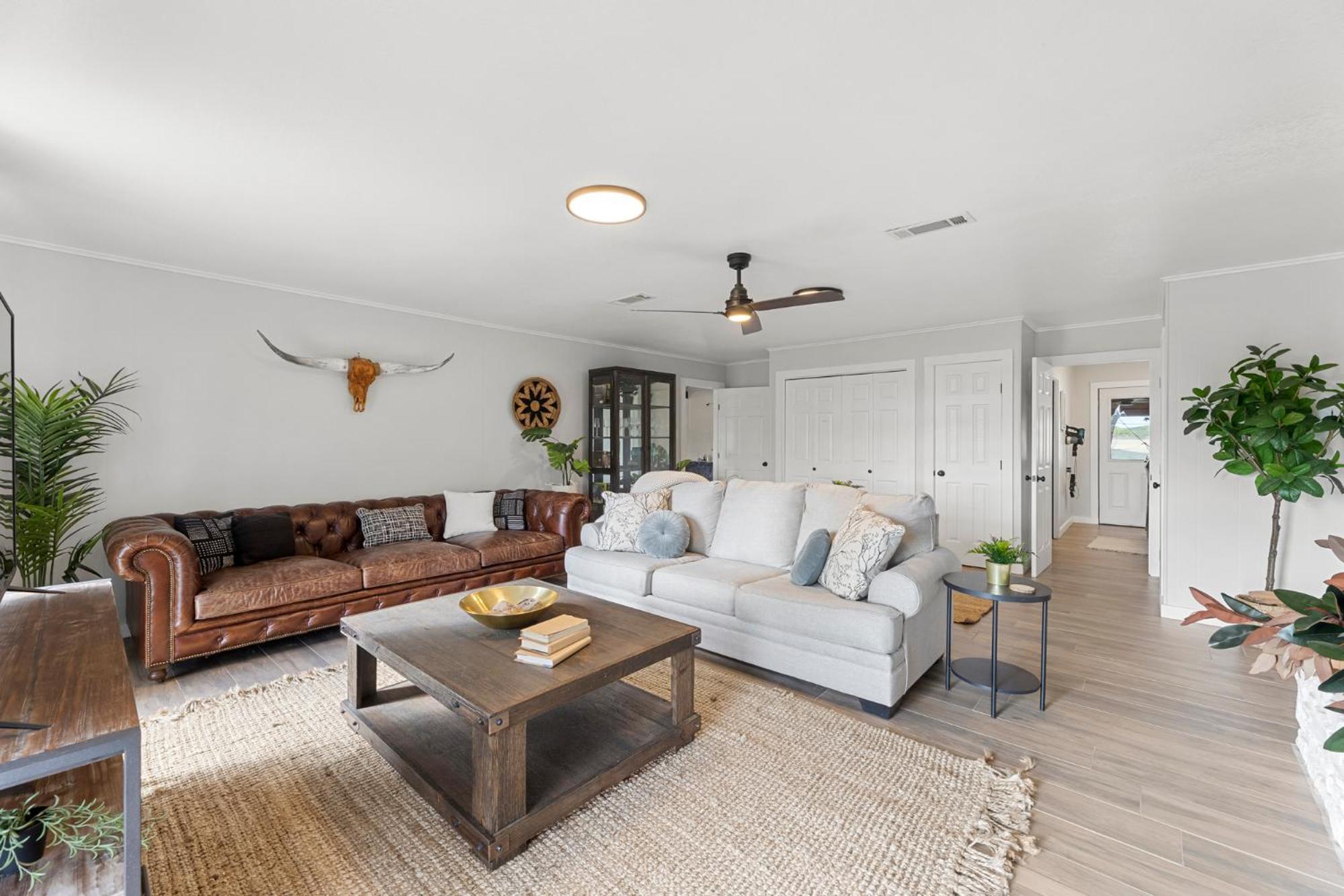 Farm Retreat With Jacuzzi, Fire Pit, Mini Goats, Mini Ponies And Mini Cows *