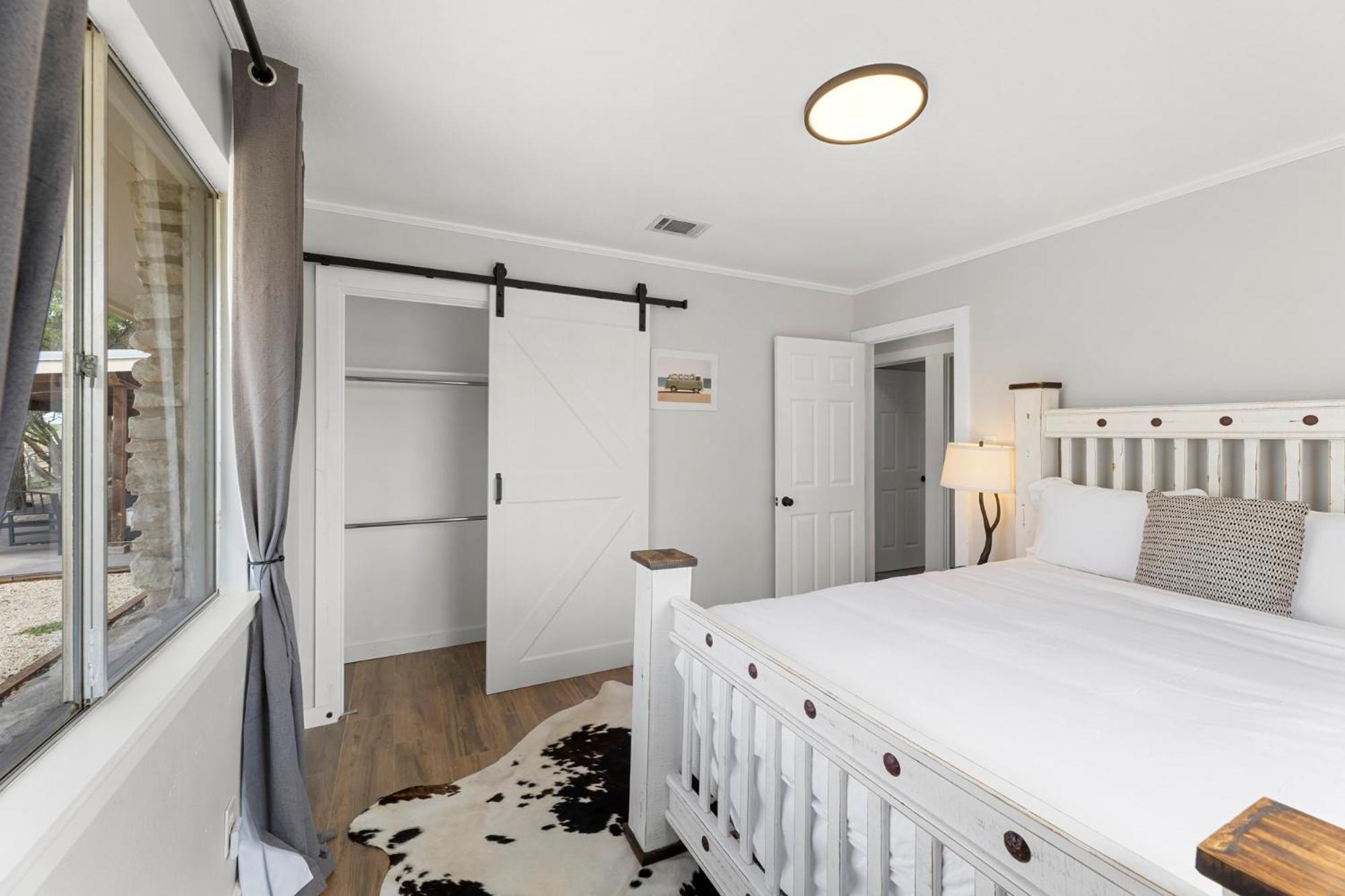 Farm Retreat With Jacuzzi, Fire Pit, Mini Goats, Mini Ponies And Mini Cows *